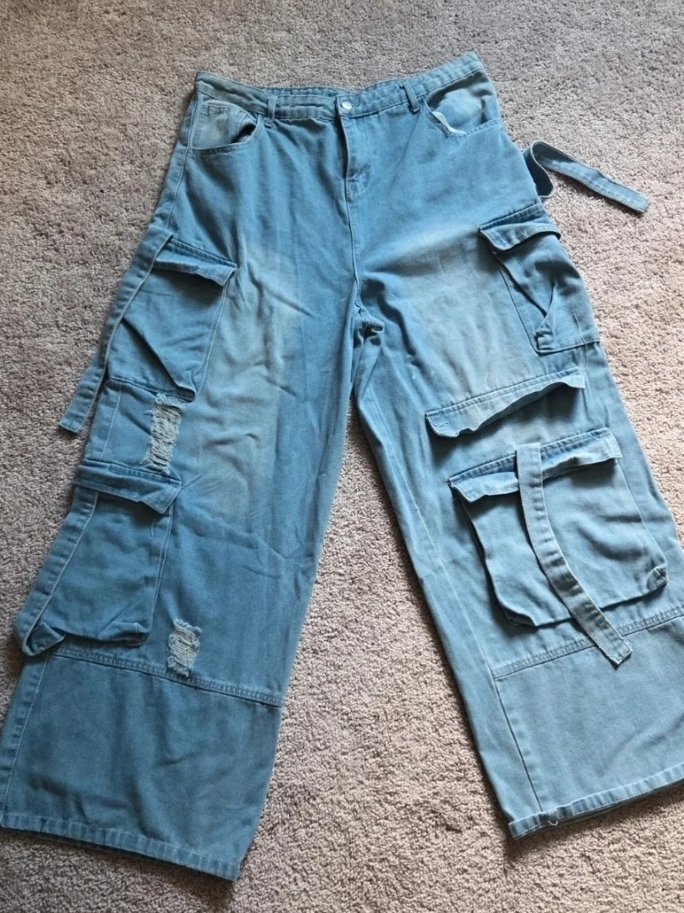 Wide Leg Cargo Jeans in Light Blue - Picture 2 of 5